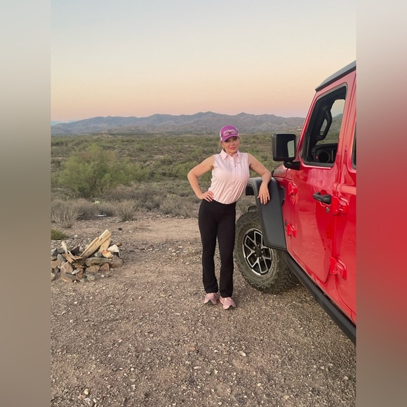 Meet your Posher, Khristy                             OFFERS ARE WELCOMED!! 🙂 - Picture 2 of 2